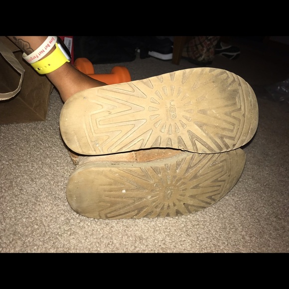 Classic Uggs - Picture 4 of 4